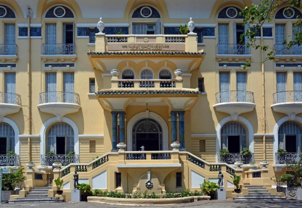Bizu Royal Hotel Хошимин Екстериор снимка