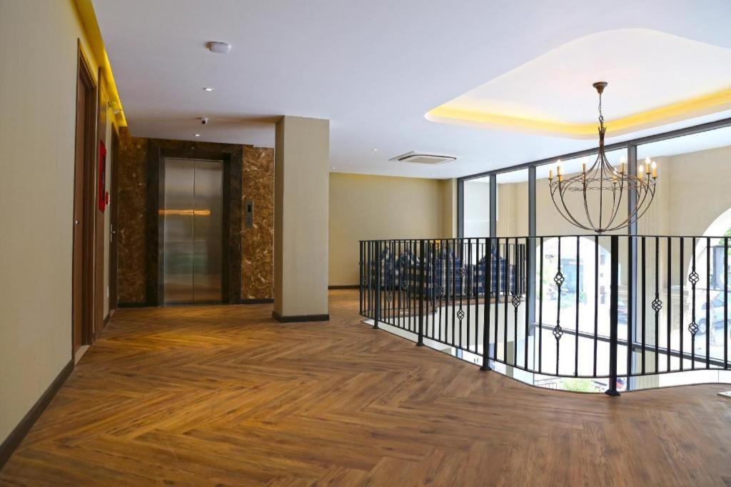Bizu Royal Hotel Хошимин Екстериор снимка