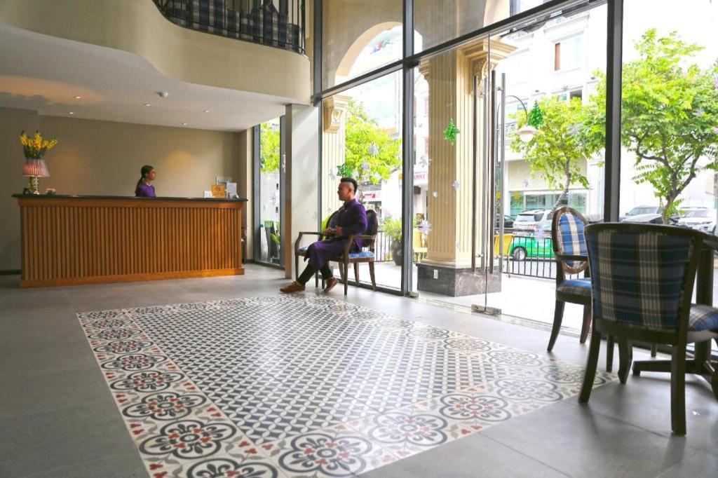 Bizu Royal Hotel Хошимин Екстериор снимка