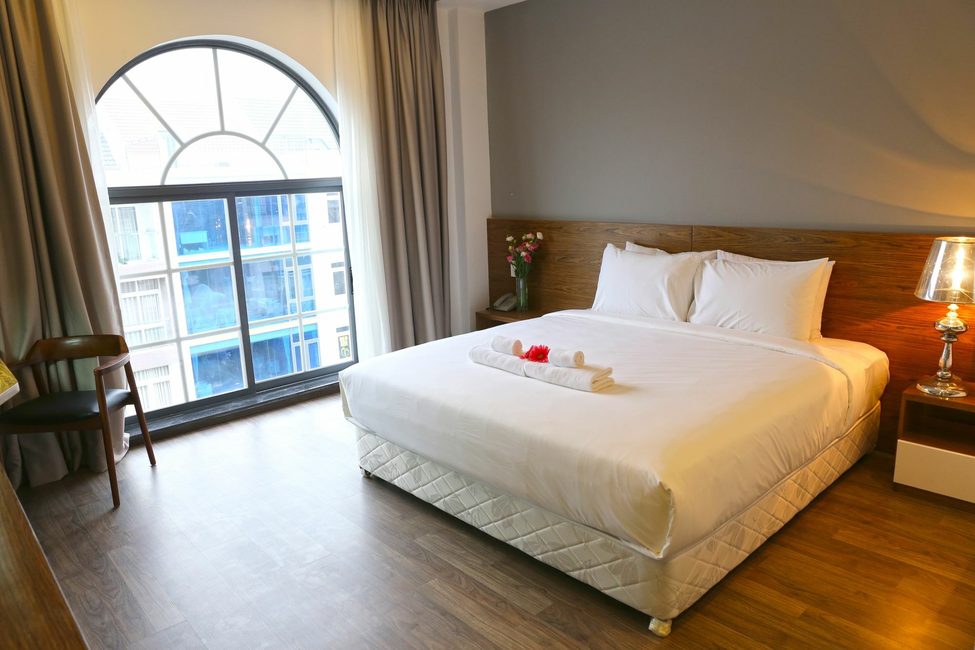 Bizu Royal Hotel Хошимин Екстериор снимка