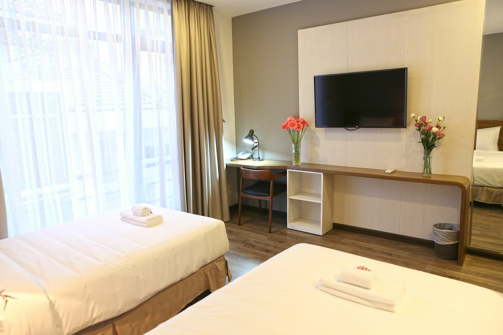 Bizu Royal Hotel Хошимин Екстериор снимка